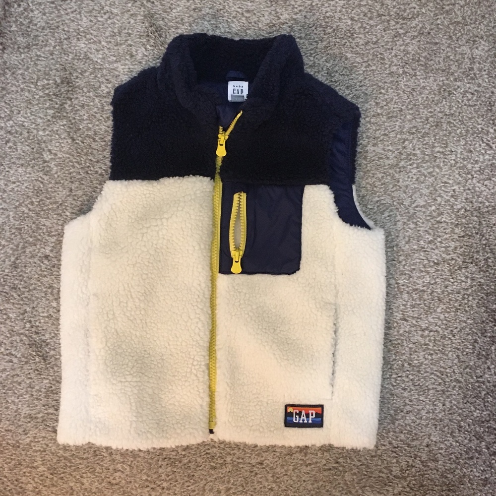 NWOT Baby Gap vest size 4 toddler